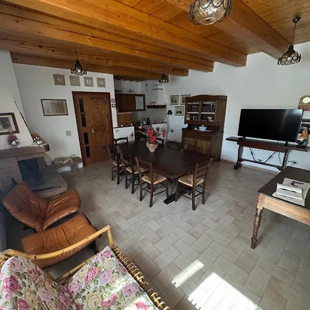 Emily Nel Parco Del Monte Cucco *